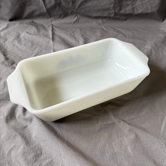 Vintage Anchor Hocking Fire-King Milk Glass Loaf Pan Blue Flower Pattern 9 x 5" - Picture 2 of 8